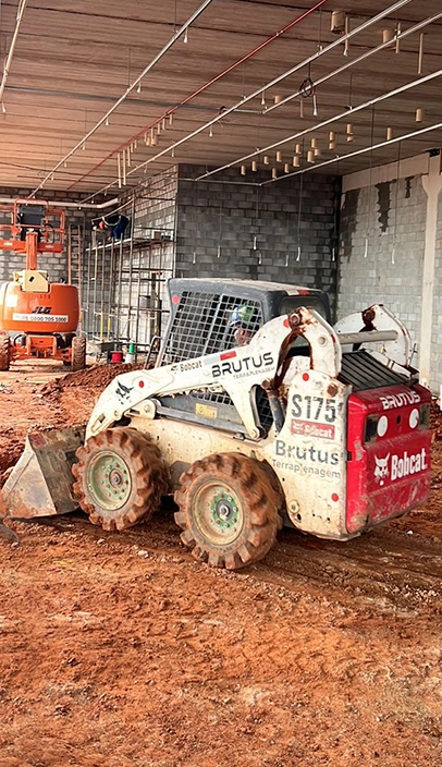 soluções completas em terraplenagem, demolição e locação de máquinas soluções completas em terraplenagem, demolição e locação de máquinas